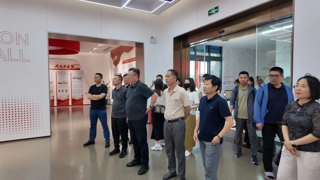 西海岸新区工商联组织民营企业家赴晋江专题